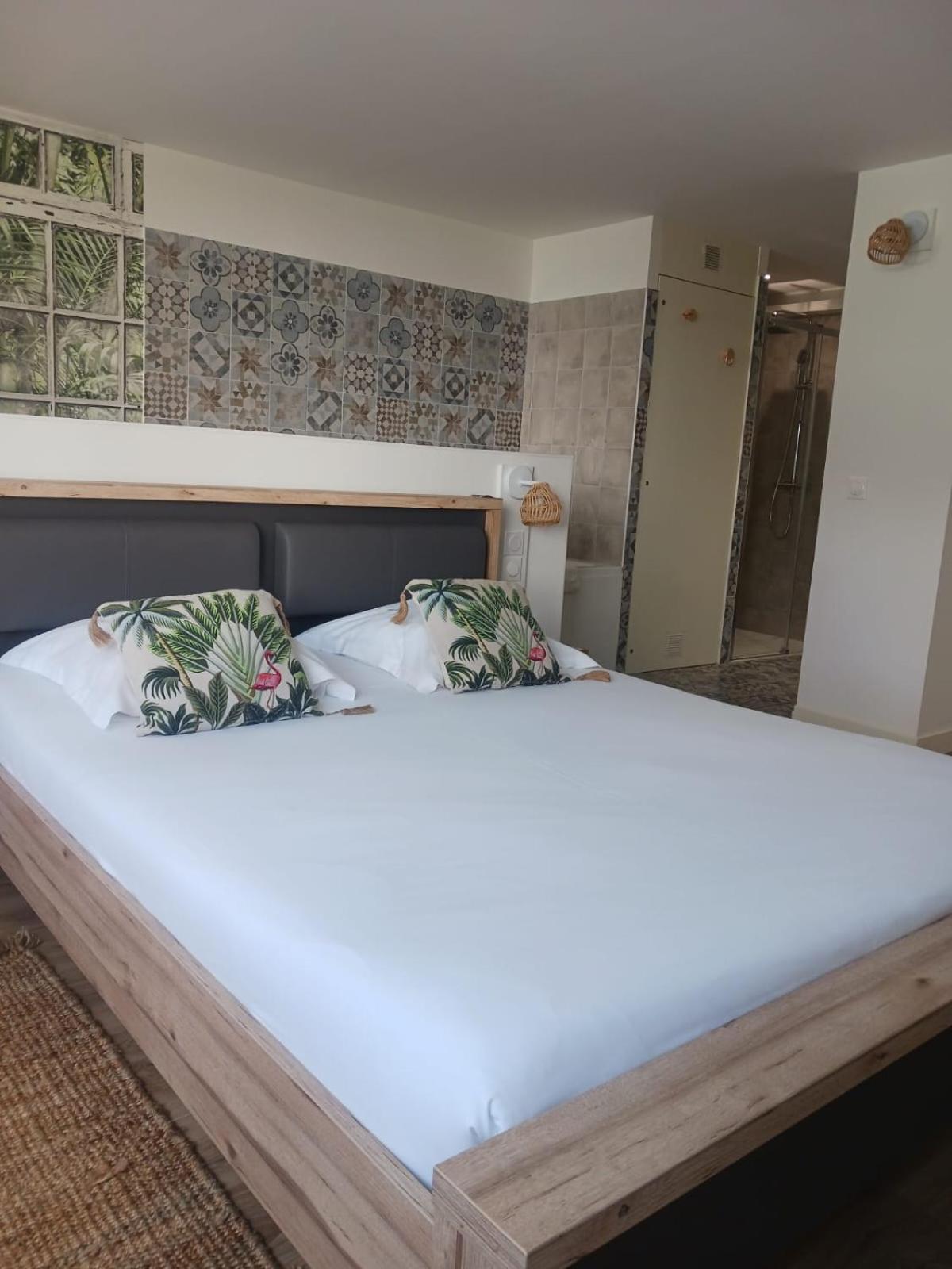 Cotinga Hotel Villars-les-Dombes Buitenkant foto