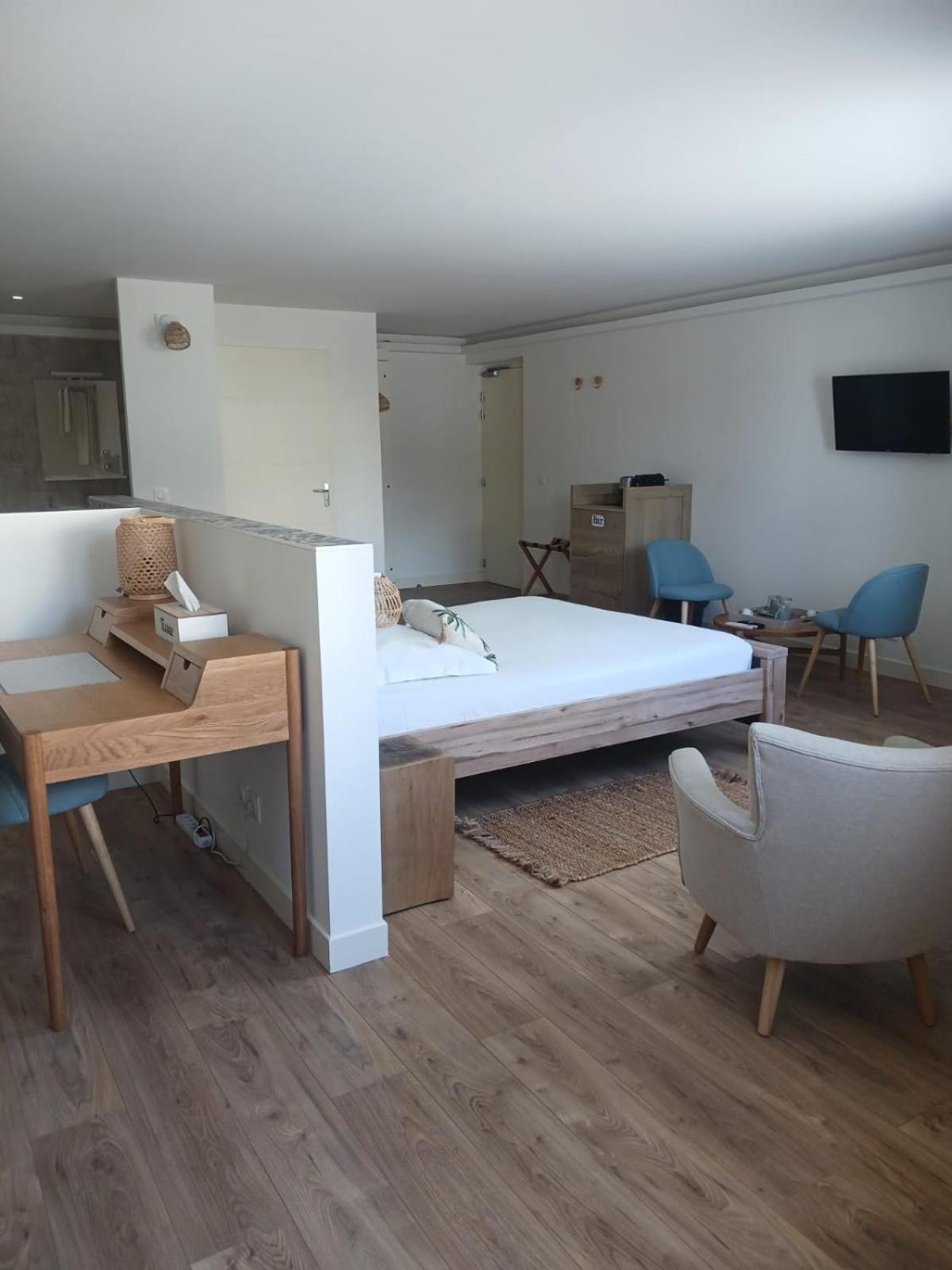 Cotinga Hotel Villars-les-Dombes Buitenkant foto