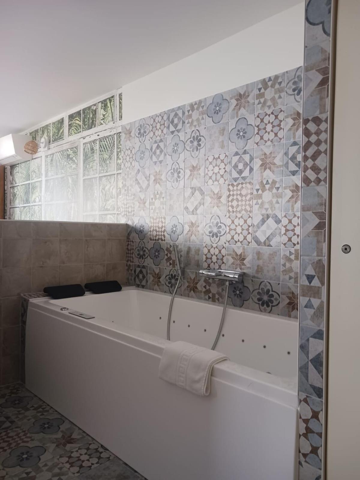 Cotinga Hotel Villars-les-Dombes Buitenkant foto